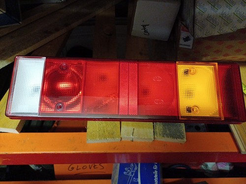 Right rear tail light lamp - right,